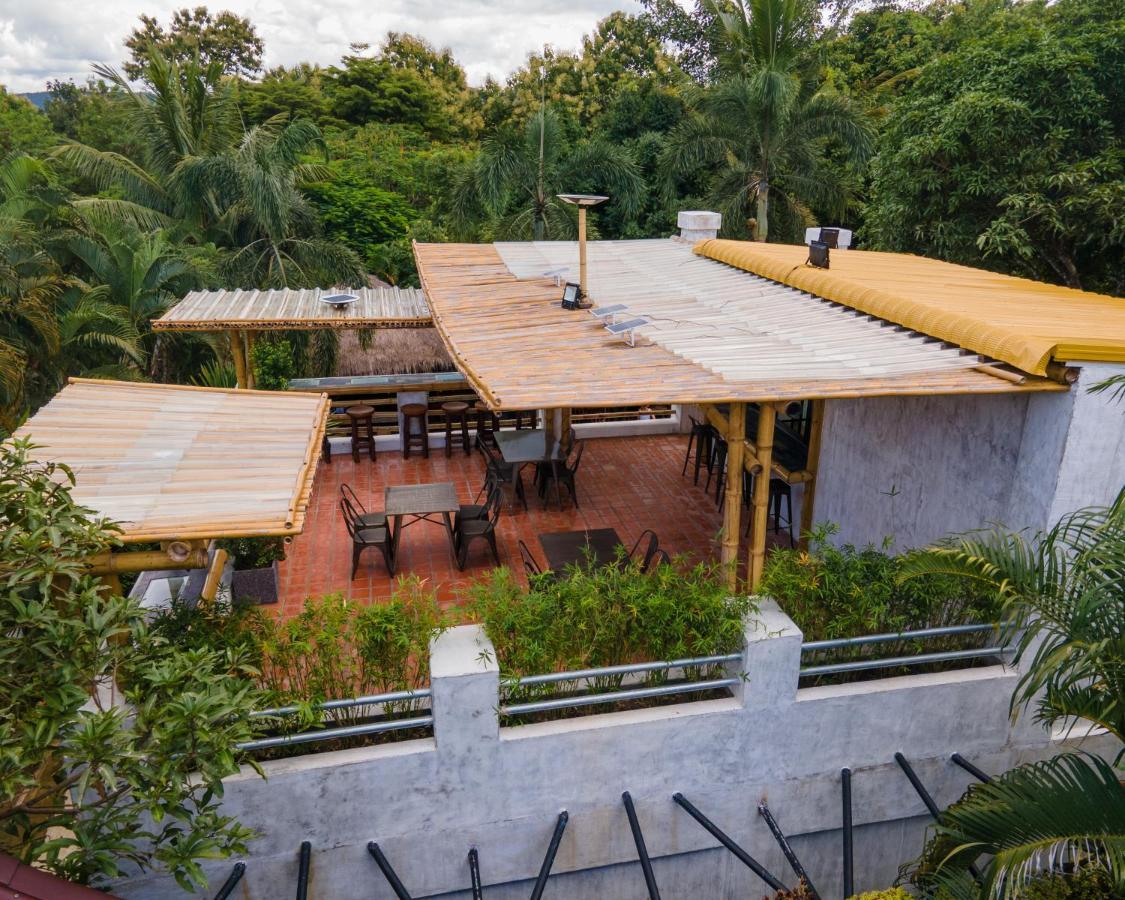 Baanpong Lodge San Kamphaeng Dış mekan fotoğraf