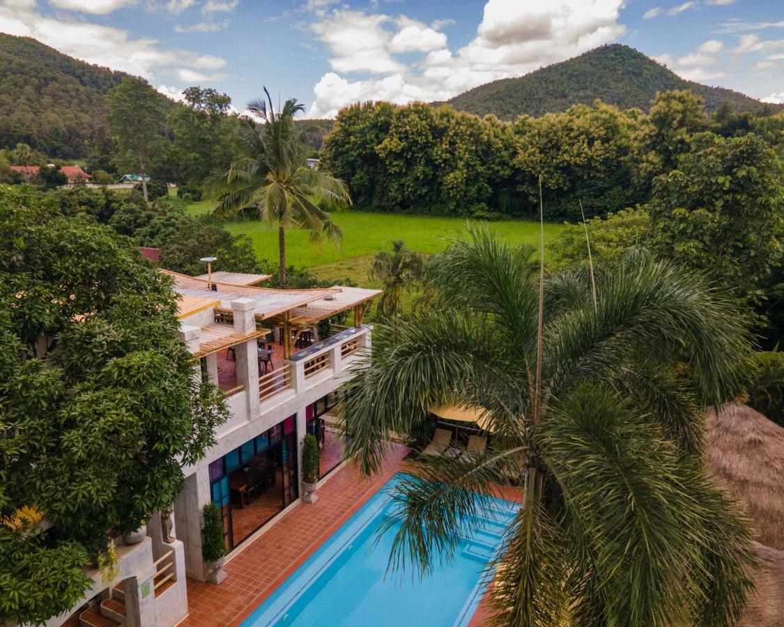Baanpong Lodge San Kamphaeng Dış mekan fotoğraf