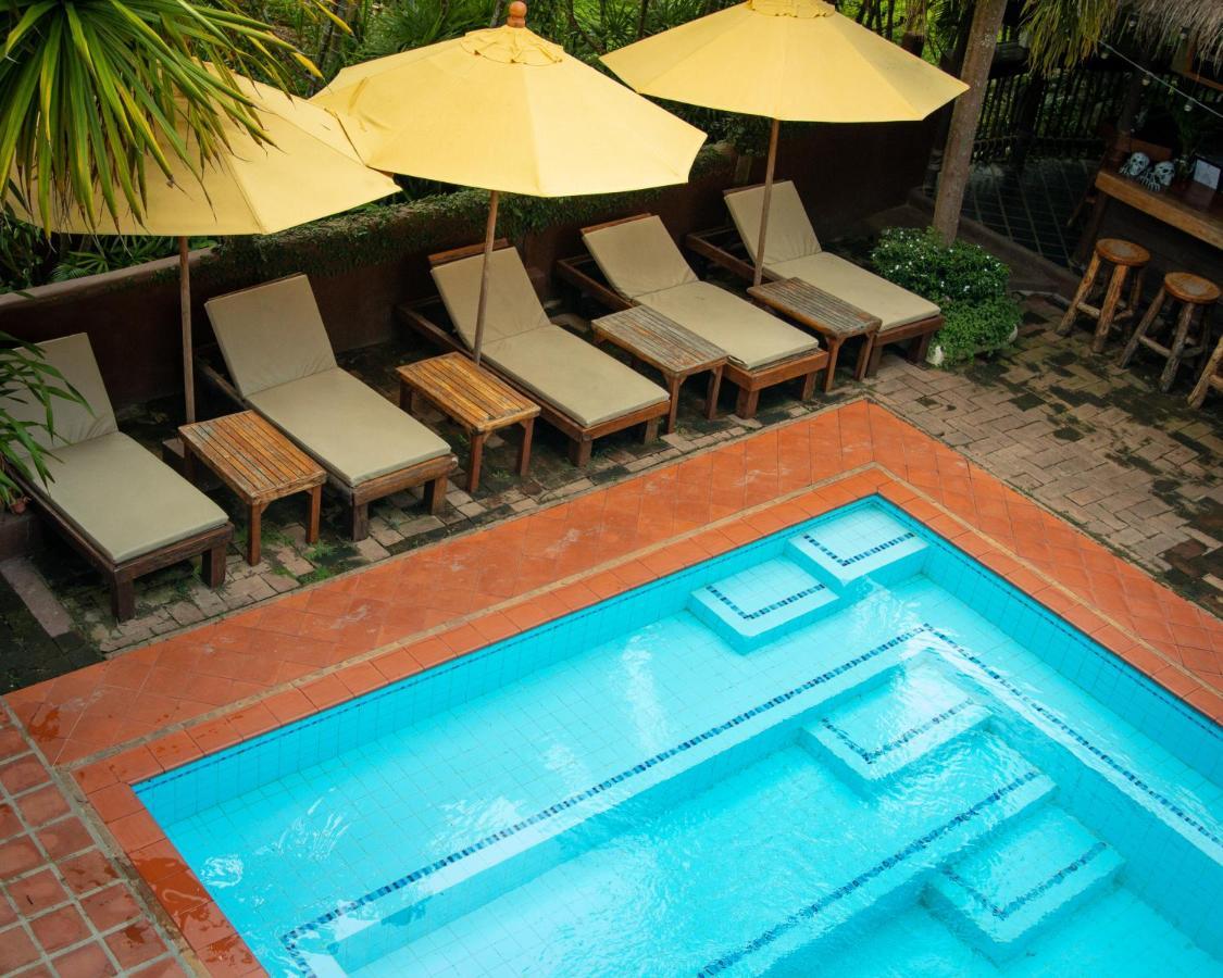 Baanpong Lodge San Kamphaeng Dış mekan fotoğraf