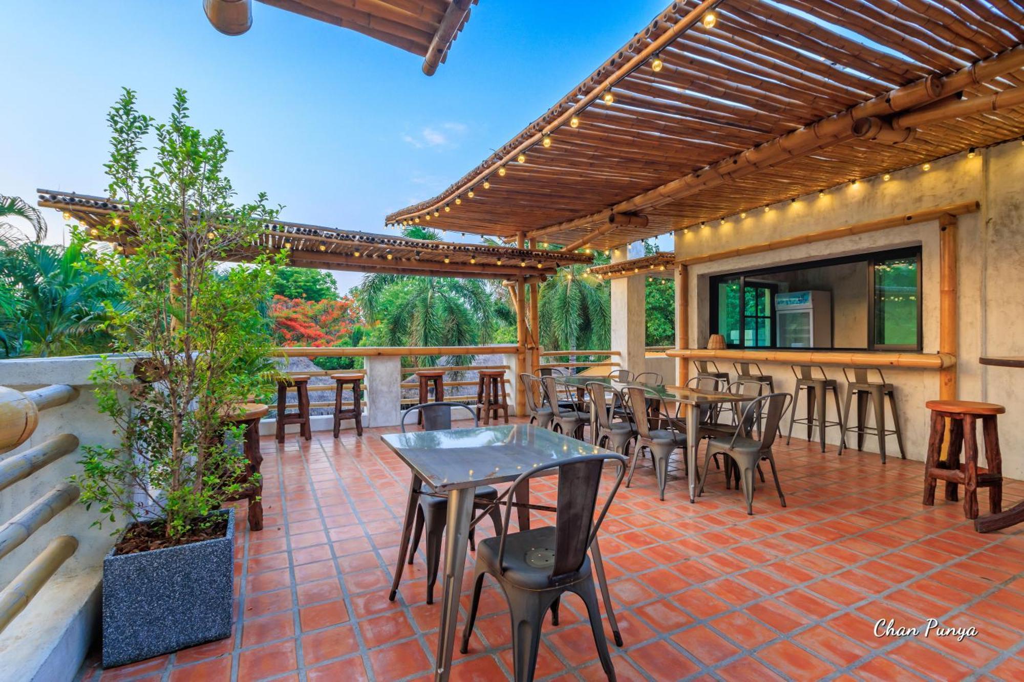 Baanpong Lodge San Kamphaeng Dış mekan fotoğraf