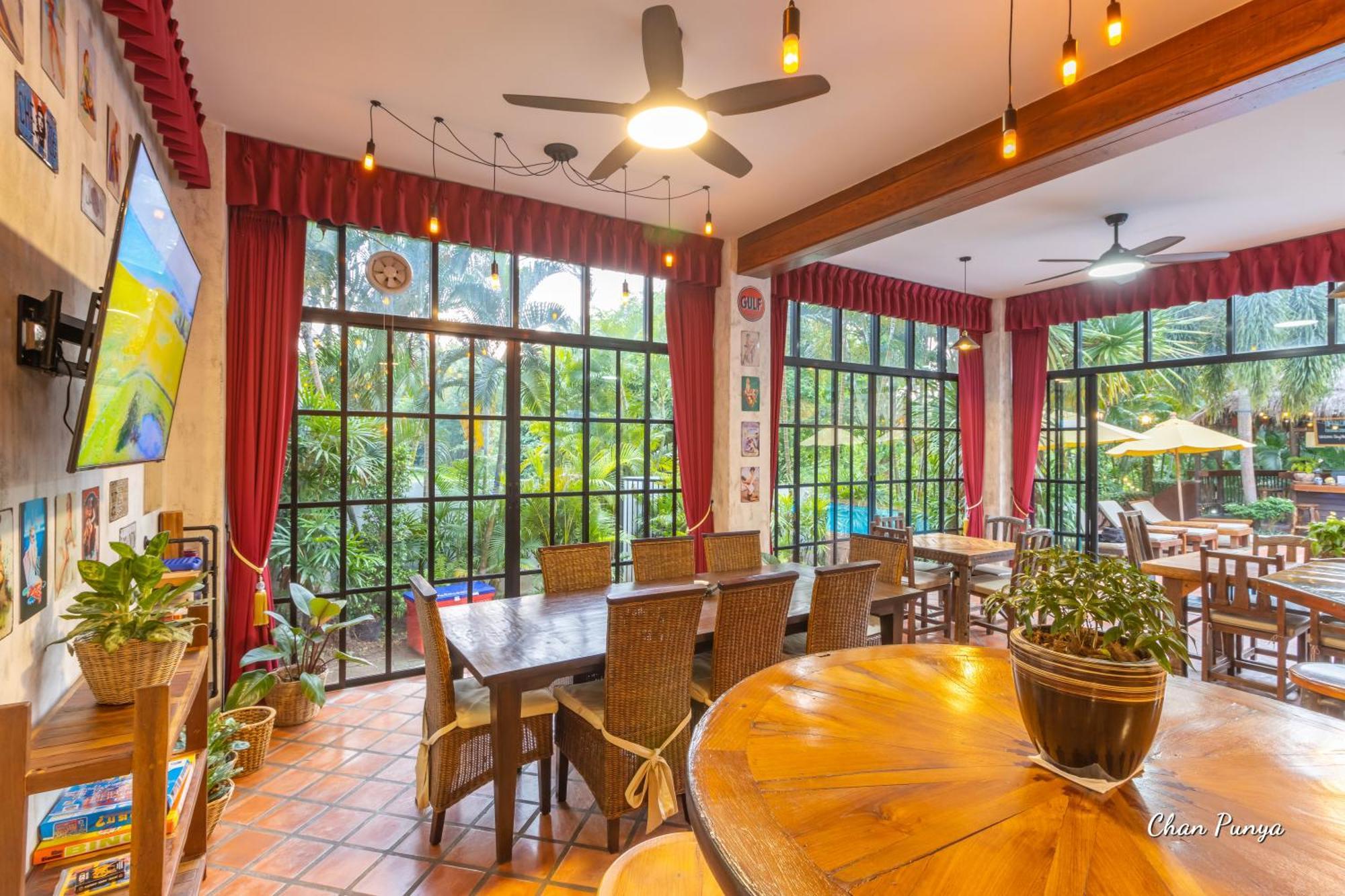 Baanpong Lodge San Kamphaeng Dış mekan fotoğraf