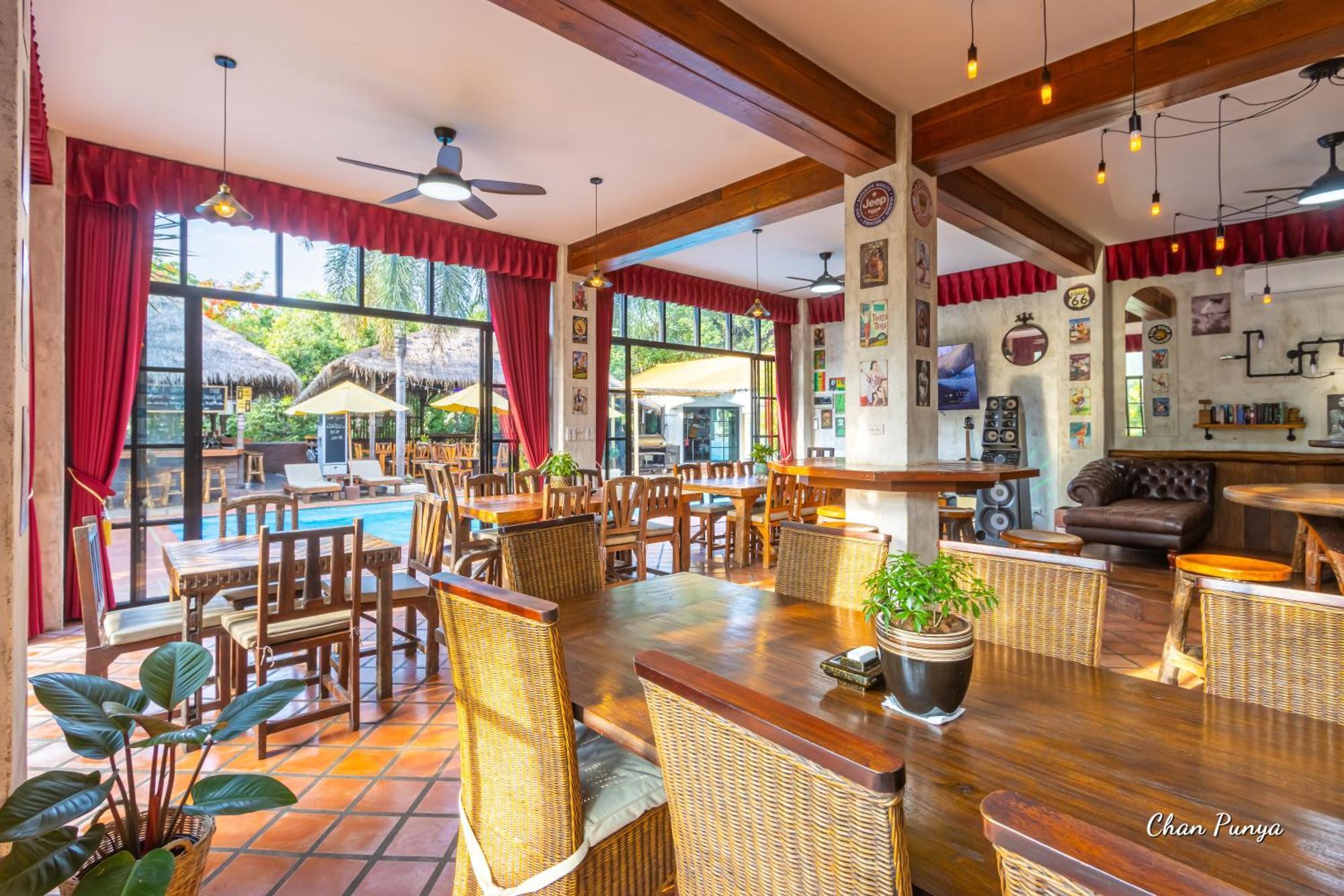 Baanpong Lodge San Kamphaeng Dış mekan fotoğraf