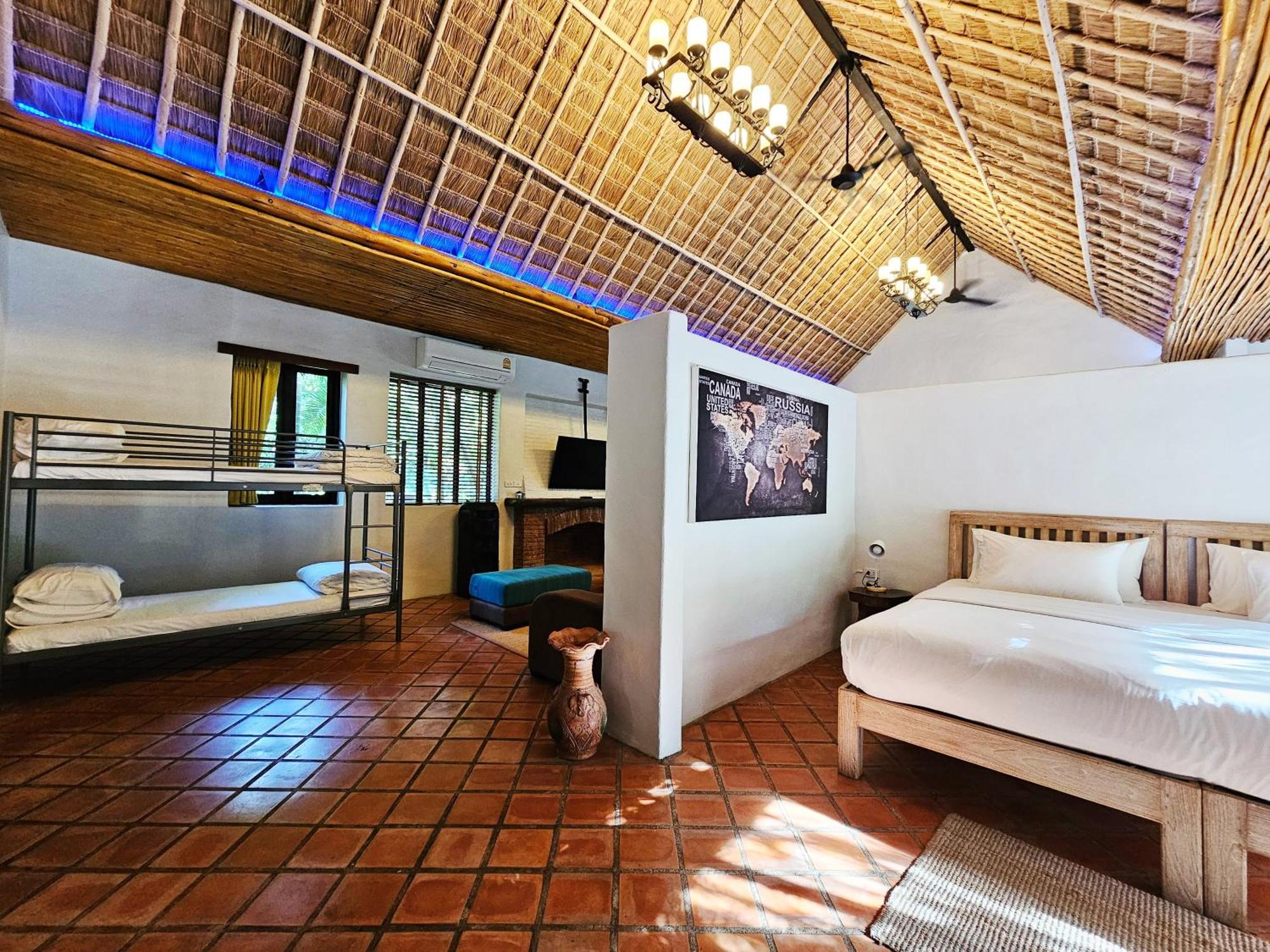 Baanpong Lodge San Kamphaeng Dış mekan fotoğraf