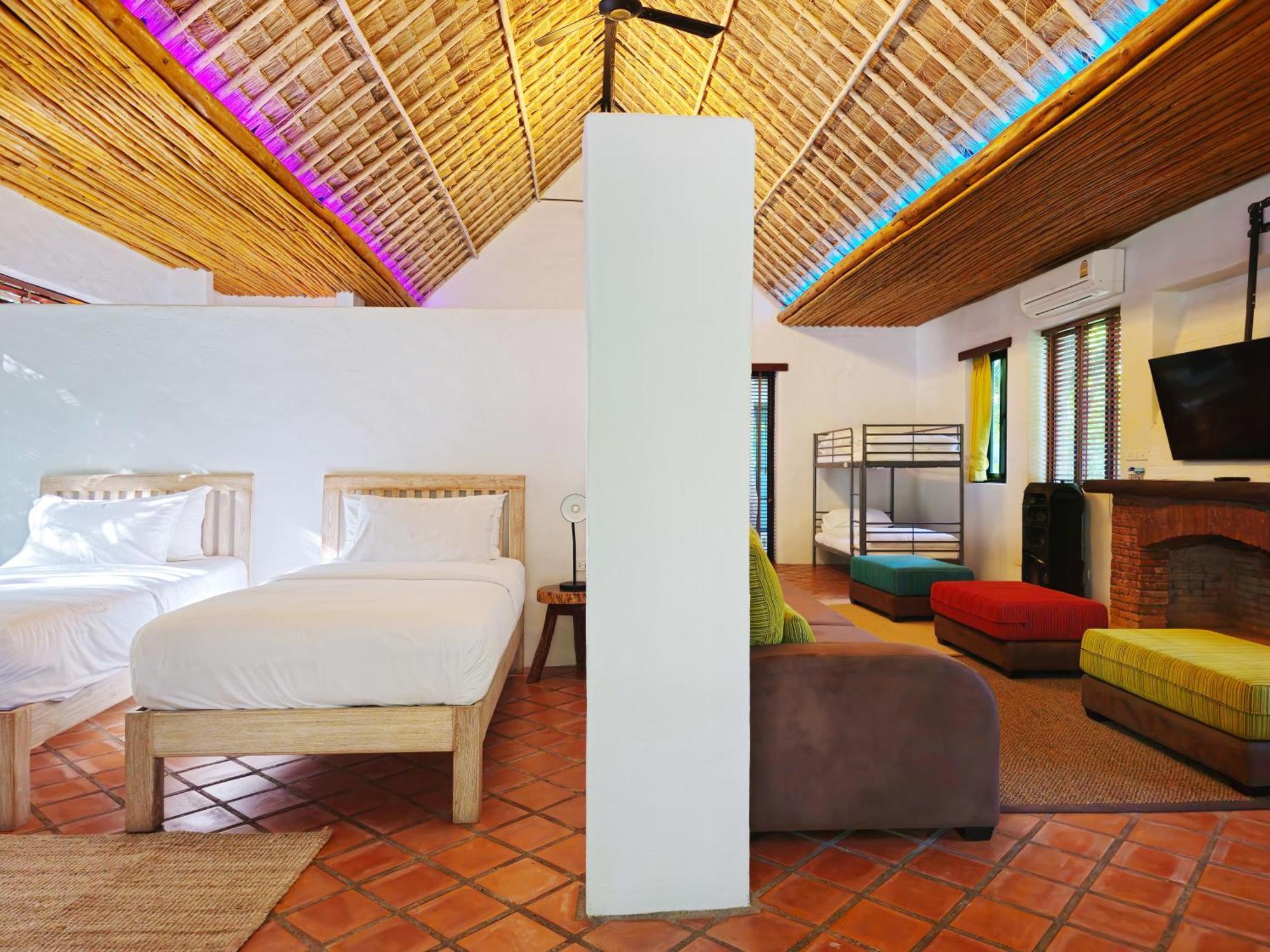 Baanpong Lodge San Kamphaeng Dış mekan fotoğraf